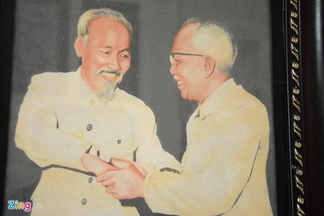Gần 5 năm miệt mài, Quang hoàn thành bộ tranh cát về Bác Hồ mà anh rất ưng ý. Bộ tranh được chia thành 3 giai đoạn: Đi tìm đường cứu nước, Gặp gỡ đại diện cấp cao các nước và Những cảnh đẹp đất nước con người Việt Nam… 90 bức tranh đã được Quang tổ chức triển lãm ngay trong dịp kỷ niệm 100 năm Bác đi tìm đường cứu nước vào năm 2011. Có những bức tranh Quang rất thích như bức Bác với Đại tướng Võ Nguyên Giáp, Bác Hồ và Bác Tôn. Gần 5 năm miệt mài, Quang hoàn thành bộ tranh cát gồm 100 bức tranh về Bác Hồ, được chia thành 3 giai đoạn: Bác đi tìm đường cứu nước, Bác gặp gỡ các đại diện cấp cao các nước và những cảnh đẹp đất nước con người Việt Nam… 90 bức tranh đã được Quang tổ chức triển lãm ngay trong dịp kỷ niệm 100 năm Bác đi tìm đường cứu nước vào năm 2011.