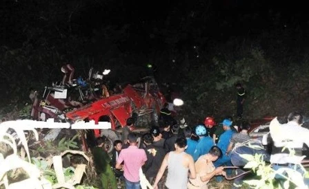 Bốn ngày nghỉ lễ: 114 người chết vì tai nạn giao thông ảnh 1 Vụ TNGT thảm khốc tại Sa Pa tối 1/9 khiến 12 người chết và 41 người bị thương