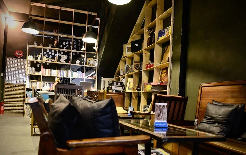 Nhiều người gọi không gian của Cliché Cafe là không gian của thời thơ ấu. Ảnh:hcmlife ClicheCafe_1409889465.jpg