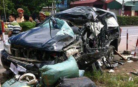 Chiếc xe công vụ gặp nạn.