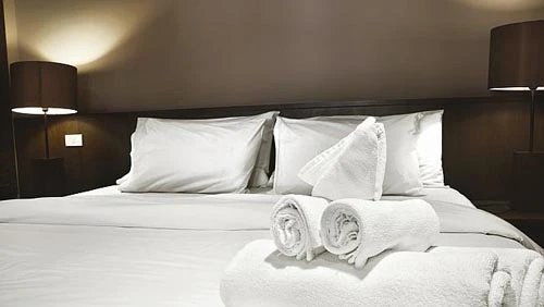 Màu trắng tạo vẻ sang trọng, sạch sẽ nên được hầu hết các khách sạn lựa chọn. Ảnh:News. 4-1859-1410255082.jpg