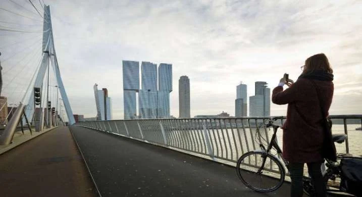 Thành phố Rotterdam của Hà Lan.