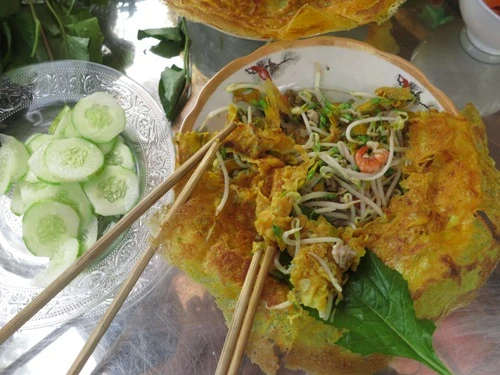 Bánh xèo bông điên điển - đặc sản mùa nước nổi. 3-JPG-1388-1411631351.jpg