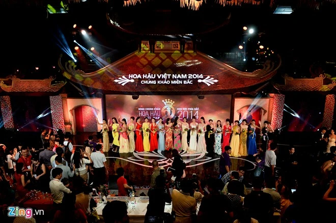 Tối 23/10, vòng chung khảo miền Bắc HHVN 2014 đã diễn ra với các phần trình diễn của 38 thí sinh. Dưới đây là Top 20 người đẹp nhất trong phần thi bikini. Màn trình diễn áo tắm của Top 20 thí sinh miền Bắc HHVN