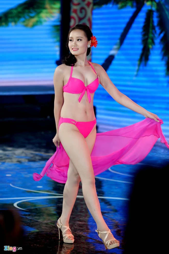 Bùi Thị Thu Trang, cao 1,65m, số đo: 85-64-93. Bùi Thị Thu Trang