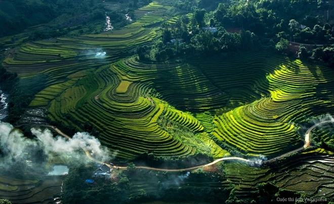 Những cung đường hùng vĩ ở Việt Nam ảnh 2