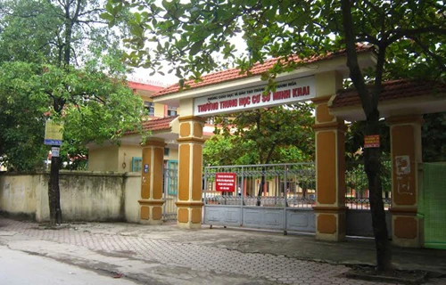 Trường THCS Minh Khai, nơi xảy ra vụ việc. Ảnh:Lê Hoàng. A-8765-1414808284.jpg
