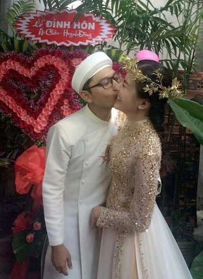Huỳnh Đông và bạn gái đều kín tiếng trong chuyện tình cảm. Huỳnh Đông kín tiếng trong chuyện tình cảm