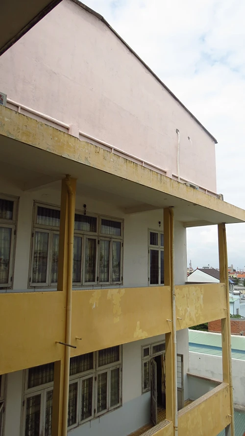 Đình chỉ Trung tâm GDTX cơi nới, xây nhà cấp 4 không phép ảnh 2 Đình chỉ Trung tâm GDTX cơi nới, xây nhà cấp 4 không phép ảnh 2