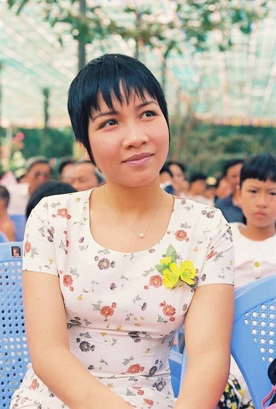 Mỹ Linh là một trong những nghệ sĩ đất Bắc đầu tiên nhận giải Mai Vàng vào năm 1997 với bài hátChị tôi củaTrọng Đài và Đoàn Thị Tảo. Thời điểm đó cô còn rất trẻ, chỉ mới 22 tuổi. Hiện nay, Mỹ Linh đã là một trong những diva của làng nhạc Việt. Danh hài Hoài Linh giận giải khi đang tham gia một chuyến lưu diễn hải ngoại.