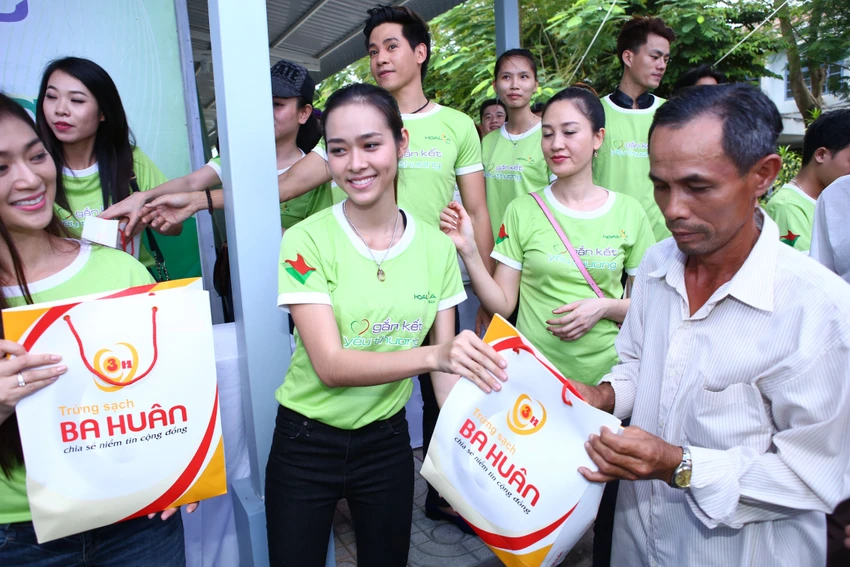 Nghệ sĩ Việt hết lòng vì bệnh nhân nghèo ảnh 3