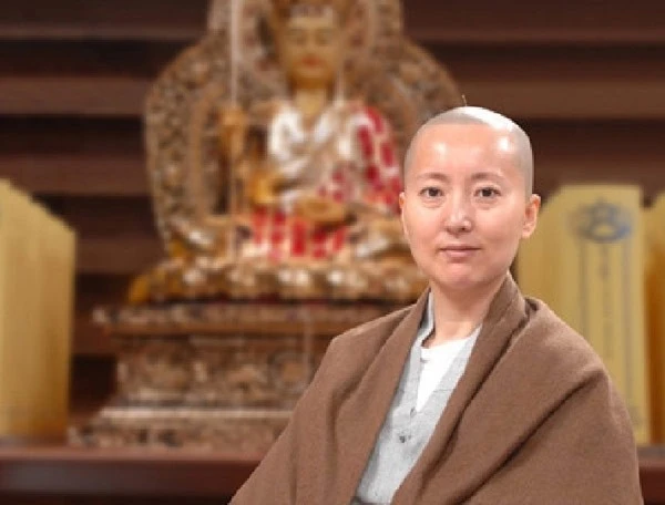 Trần Hiểu Húc - Diệu Chân pháp sư khi còn sống. Trần Hiểu Húc - Diệu Chân pháp sư khi còn sống.
