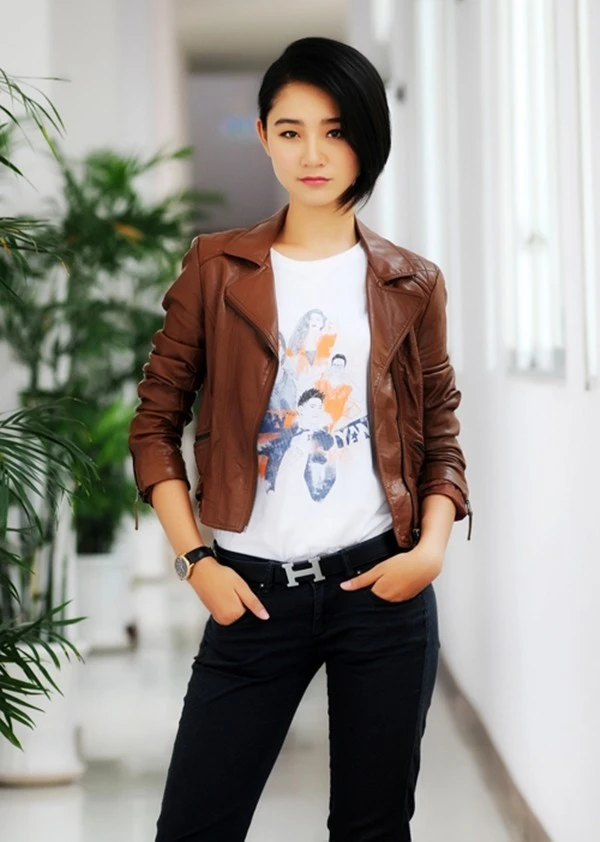 Trà My Next Top: Trà My Next Top lạ lẫm với tạo hình tomboy trong phim truyền hình Độc thân tuổi 30. Kiều nữ Việt nào xinh tươi nhất với tóc ngắn?