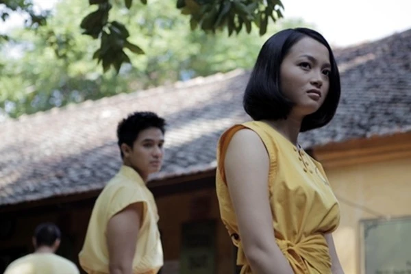 Diệp Anh hóa thân thành công vào vai cô lớp trưởng tên Hà, thông minh, mạnh mẽ và rất giỏi võ. Kiều nữ Việt nào xinh tươi nhất với tóc ngắn?