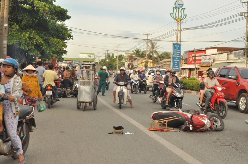 Say rượu, chạy ngược chiều tông hai mẹ con bị thương nặng ảnh 1 Say rượu, chạy ngược chiều tông hai mẹ con bị thương nặng ảnh 1