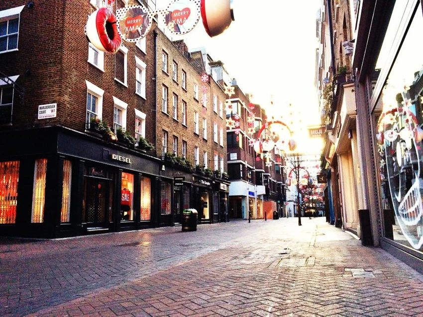 Hình ảnh những đường phố vắng lặng trong ngày đầu năm ảnh 7 Phố Carnaby