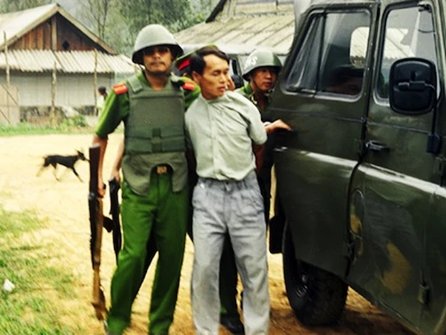 Chuyện về những người lính áo vàng hi sinh trong chuyên án ngày giáp tết ảnh 1 Những cuộc đấu trí nảy lửa giữa các chiến sỹ công an và trùm ma túy.