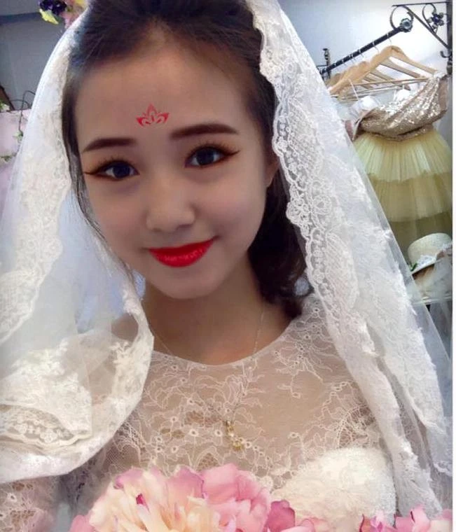 Hot girl Việt rủ nhau hoá thân thành Võ Tắc Thiên