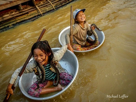 Nhiếp ảnh gia đến Việt Nam du lịch để vượt qua trầm cảm ảnh 3 Hồ Tonle Sap, Campuchia