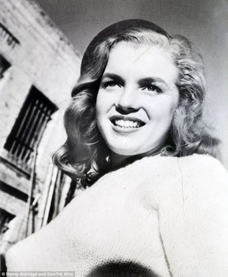 Bức ảnh chụp Marilyn Monroe thuở “chân ướt chân ráo” tới Hollywood