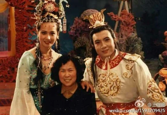 Trương Thanh, Vương Bá Chiêu và đạo diễn. Ảnh hậu trường quý của 'Tây du ký' 1982