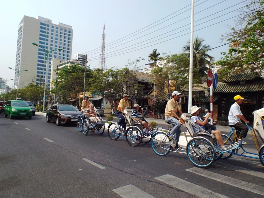 Tàu du lịch đưa gần 3 nghìn khách đến Nha Trang ảnh 4