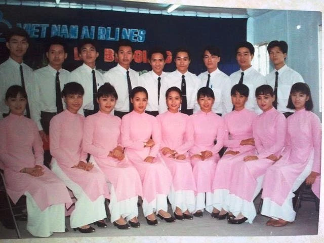 áo-dài, trang-phục, tiếp-viên, hàng-không, Vietnam-Airlines, máy-bay, tranh-cãi, đồng-phục áo-dài, trang-phục, tiếp-viên, hàng-không, Vietnam-Airlines, máy-bay, tranh-cãi, đồng-phục