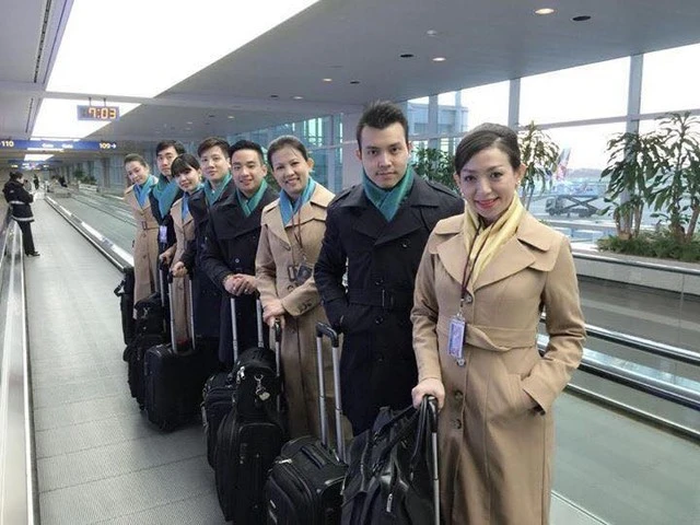 áo-dài, trang-phục, tiếp-viên, hàng-không, Vietnam-Airlines, máy-bay, tranh-cãi, đồng-phục áo-dài, trang-phục, tiếp-viên, hàng-không, Vietnam-Airlines, máy-bay, tranh-cãi, đồng-phục