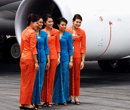 Nét đẹp văn hóa trong đồng phục của nữ tiếp viên hàng không thế giới ảnh 4 Garuda Indonesia