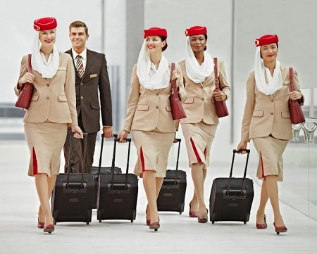 Nét đẹp văn hóa trong đồng phục của nữ tiếp viên hàng không thế giới ảnh 8 Emirates Airlines