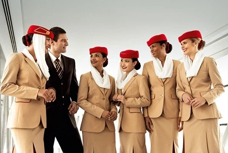 Nét đẹp văn hóa trong đồng phục của nữ tiếp viên hàng không thế giới ảnh 7 Emirates Airlines