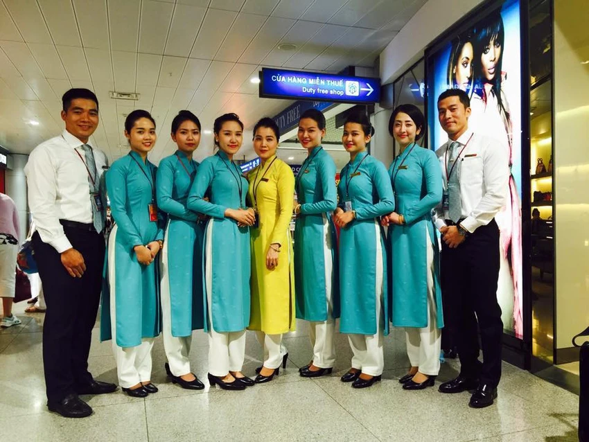 Cùng ngắm 6 lần thay đổi đồng phục của tiếp viên Vietnam Airlines ảnh 13 Cùng ngắm 6 lần thay đổi đồng phục của tiếp viên Vietnam Airlines ảnh 13