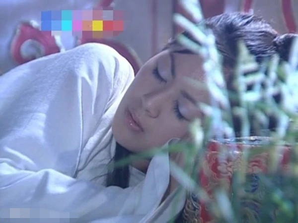 Sư Phi Huyên (Đường Ninh) trong Song Long Đại Đường. Kiều nữ Hoa ngữ lúc ngủ vẫn đẹp hút hồn