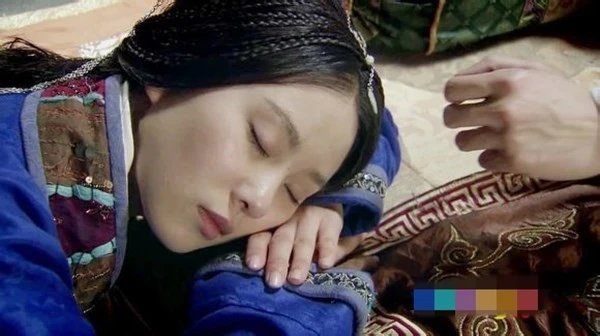 Nàng Tân Nguyệt (Lưu Thi Thi) xinh đẹp trong Kỳ duyên trong gió. àng Tân Nguyệt (Lưu Thi Thi) xinh đẹp trong Kỳ duyên trong gió.