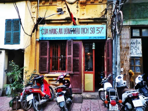 Nhẹ nhàng, bình yên và xưa cũ là cảm nhận chung của đa số thực khách khi đến ăn tại quán. 11-JPG-5154-1426211948.jpg