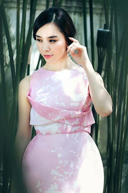 Vẻ đẹp của 'gái hai con' Dương Trương Thiên Lý ảnh 5 Vẻ đẹp của 'gái hai con' Dương Trương Thiên Lý ảnh 5