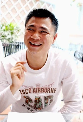 6 nghệ sĩ Việt làm lơ xe trước khi nổi tiếng ảnh 4 Tự Long.