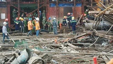 Vụ sập giàn giáo ở Vũng Áng: Viện Khoa học công nghệ xây dựng giám định sự cố ảnh 1 Vụ sập giàn giáo ở Vũng Áng: Viện Khoa học công nghệ xây dựng giám định sự cố ảnh 1
