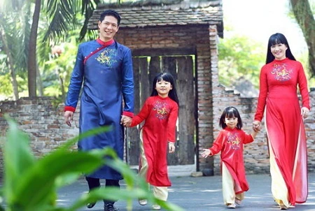 Bình Minh hiện sống rất sung túc bên vợ và 2 con gái dễ thương