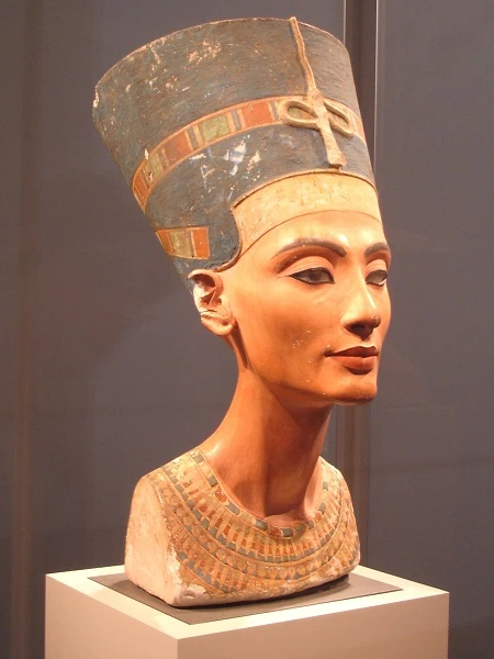Bí quyết làm đẹp đặc biệt của các nữ hoàng xưa ảnh 1 Hoàng hậu Ai Cập Nefertiti