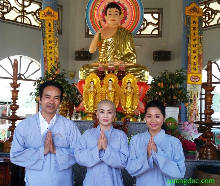 Vương Dự Lâm, Bích Liên, hoa hậu Thái Lan, xuống tóc, đi tu Vương Dự Lâm, Bích Liên, hoa hậu Thái Lan, xuống tóc, đi tu
