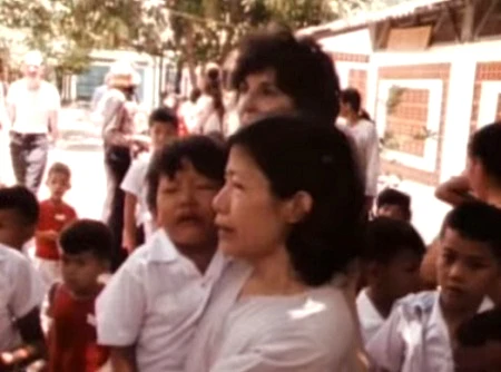 Hình ảnh trong phim về chiến dịch “không vận trẻ em” được đề cử Oscar ảnh 15 Những đứa trẻ gốc Việt trong những ngày đầu ở Mỹ