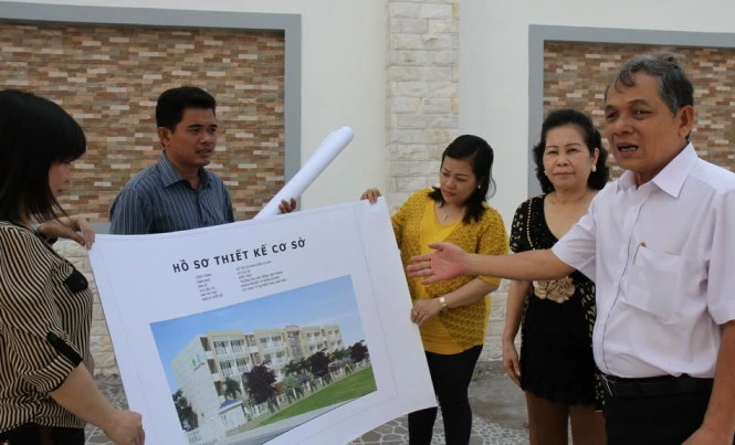 Ông Bên bảo rằng công trình này xuất hiện trong đầu ông từ năm 2012 - Ảnh: Vân Trường Ông Bên bảo rằng công trình này xuất hiện trong đầu ông từ năm 2012 - Ảnh: Vân Trường