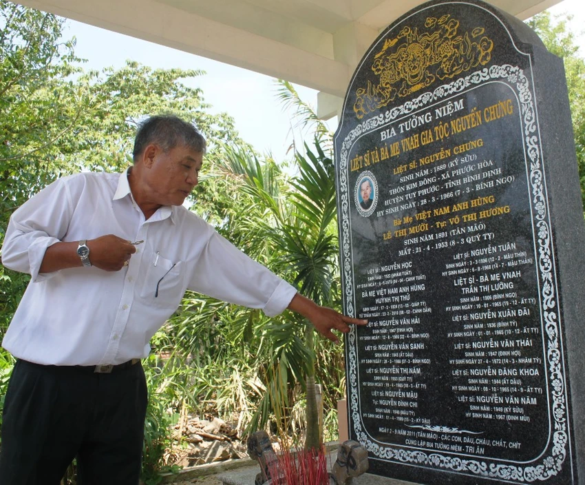 Bia tưởng niệm&nbsp;