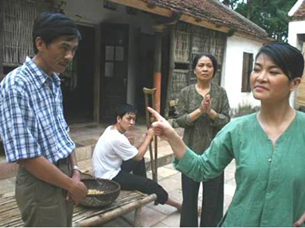 Cảnh trong phim Ma làng