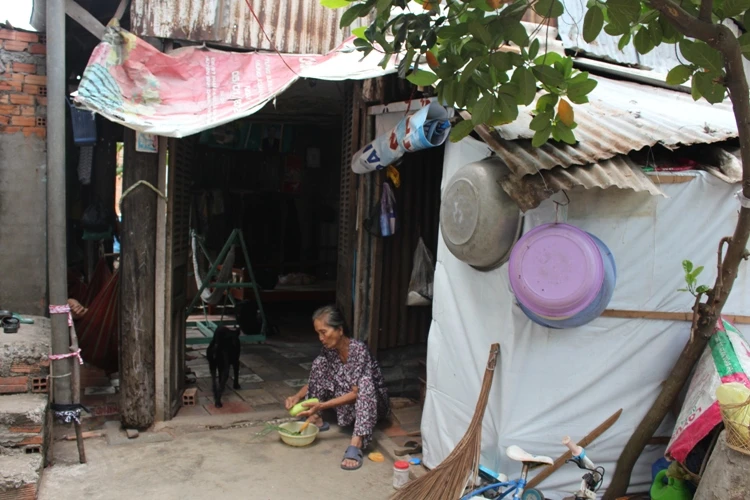 Cảnh nhà giản dị của cụ bà lớn tuổi nhất thế giới ảnh 6