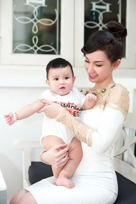 hotgirl, đầu tiên, Quỳnh Chi, Tâm Tít, Mi Vân, Vân Hugo, Huyền Lizzie, Ngọc Anh hotgirl, đầu tiên, Quỳnh Chi, Tâm Tít, Mi Vân, Vân Hugo, Huyền Lizzie, Ngọc Anh