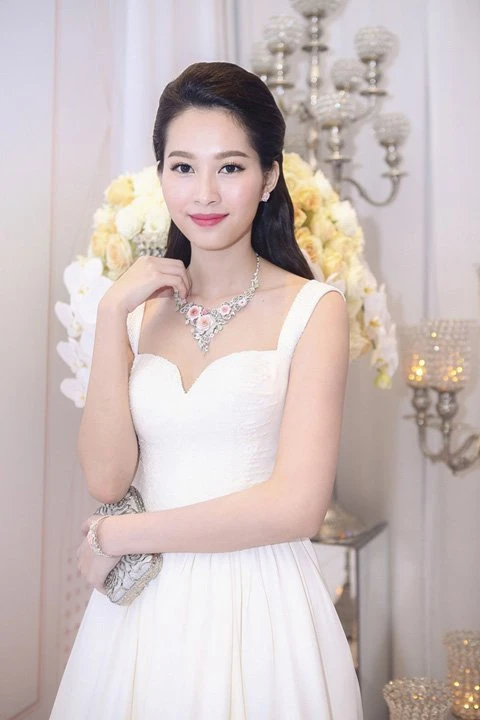 hoa hậu, hút mắt, Võ Hoàng Yến, Đặng Thu Thảo