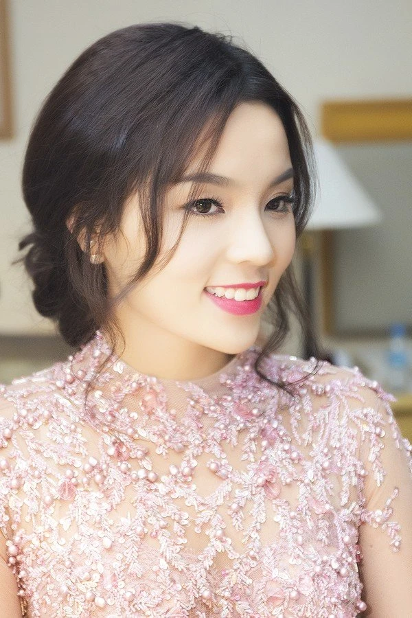 hoa hậu, hút mắt, Võ Hoàng Yến, Đặng Thu Thảo