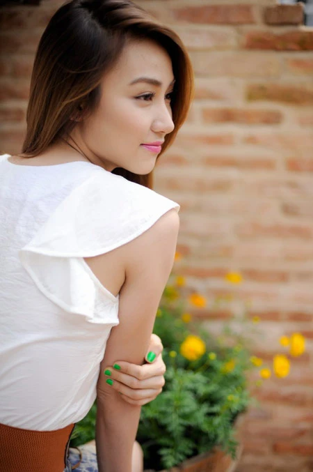 Ngân Khánh, Bước nhảy hoàn vũ, điện ảnh, cưới chồng, du học